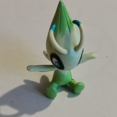 POKEMON/NINTENDO 2010 NR 8 CELEBI FIGUR. SO135