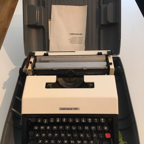 Skrivemaskin «Vintage» Underwood  450. Ny pris!