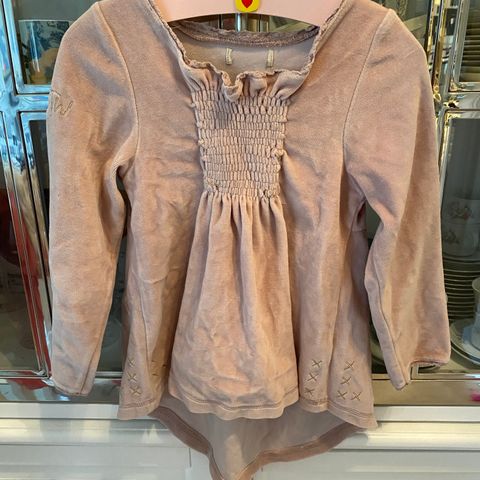 2 stykk super lekre Tina Wedstrup  fleece. Str 4-6 år