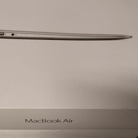 Macbook Air 15 tømme eske !! BARE ESKEN!!