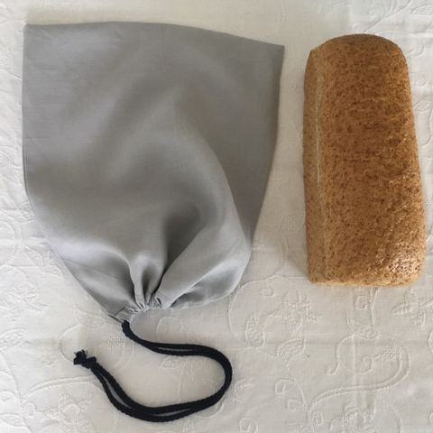 Ny håndlaget tøypose/brødpose i nytt 100% linstoff. Frakt 32 kr.