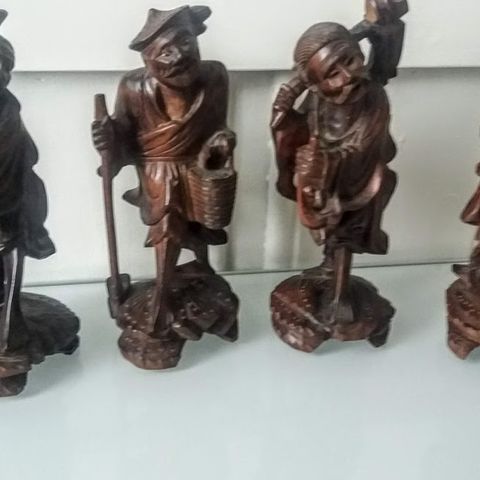 4 figurer av japanske lykkeguder, kr.500/stk