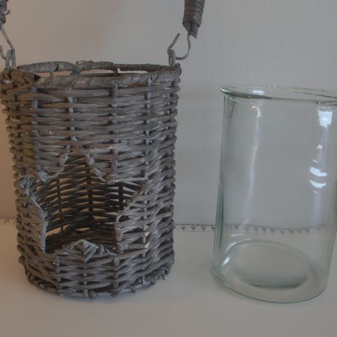 Lysglass / Blomstervase etc Solid glass Kurv med hank og stjernemotiv . trnd 80