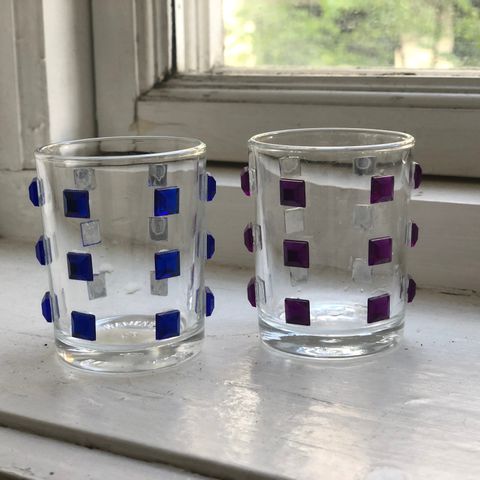 To morsomme, fargerike glass til telys fra 90-tallet