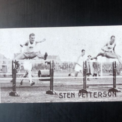 Holger Albrecktsen 110 meter hekk friidrett sigarettkort 1930 Tiedemanns Tobak