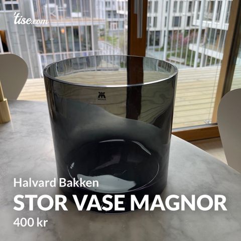 Vase Halvard Bakken