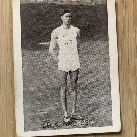 Erik Brofoss Kongsberg 100 m lengde sigarettkort fra ca 1930 Tiedemanns Tobak!