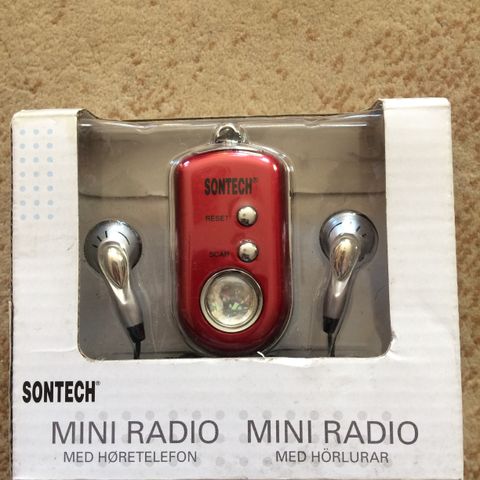 Ny mini radio SONTECH med høretelefon selges