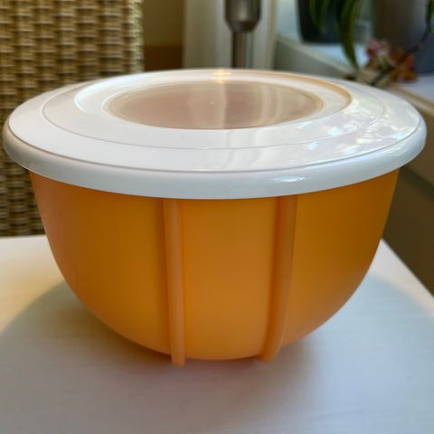 Tupperware Vippeskål 1,5 liter (liten bakebolle)