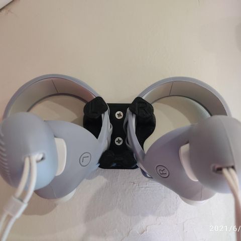 Oculus quest 1/2 controllers wall mount