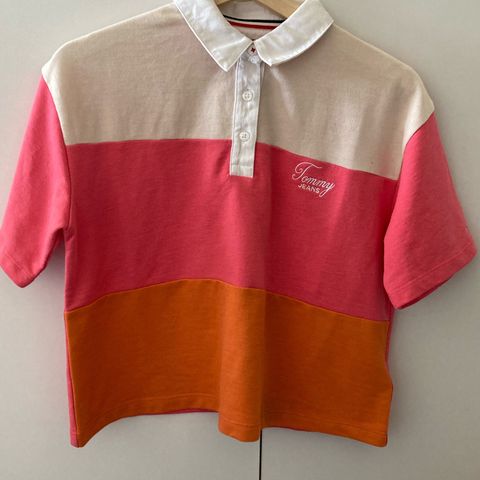 TOMMY JEANS POLOSKJORTE