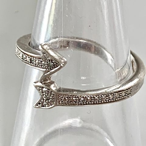 Ekte sølv ring med ekte diamanter