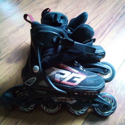 Justerbare rollerblades str 33-36,5