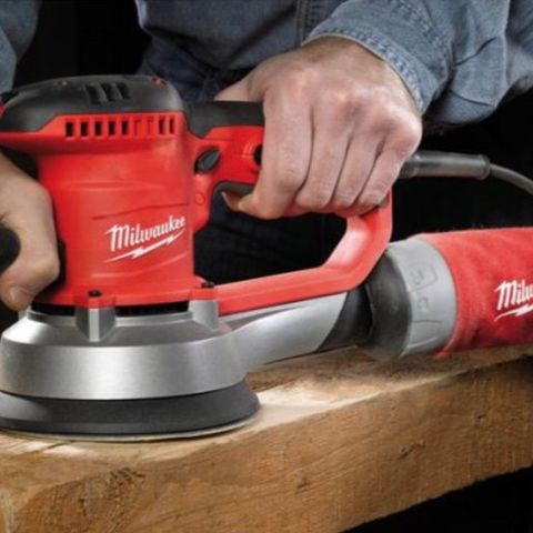 Milwaukee 150mm Eksentersliper leies ut per dag