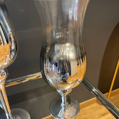 Lysestake i glass med sølvdetaljer 13x35cm