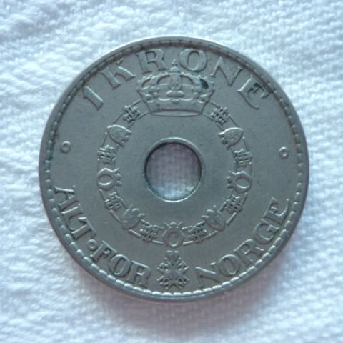 1-En Norsk krone med hull 1936.