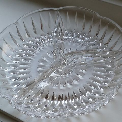 Glasskål  18 cm diameter (3 avdelte rom)