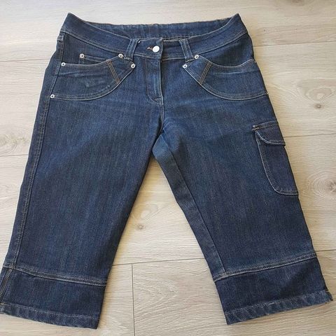 Camereu Denim bukse 3/4,str 44 som ny