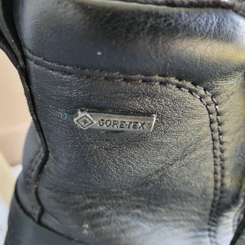 Nye ECCO skoletter i skinn str 39 med GORETEX.