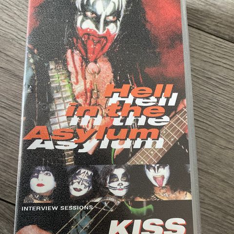 Kiss vhs