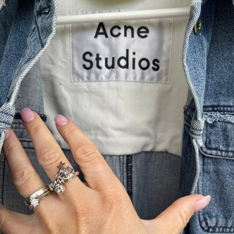 ACNE