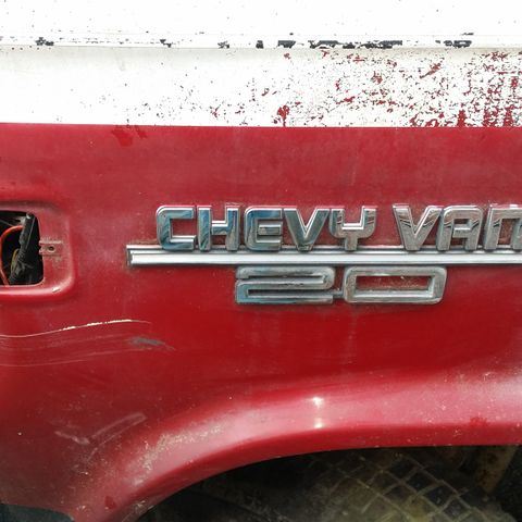 Chevy G20 Van emblem