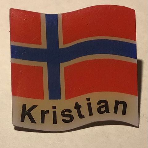 Kristian med norske flagget pins