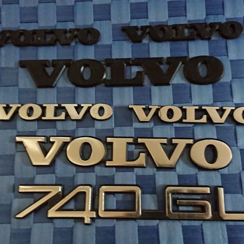 Volvo emblem  740