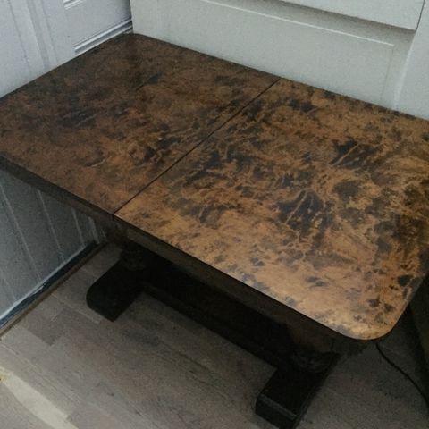 Pent gammelt bord