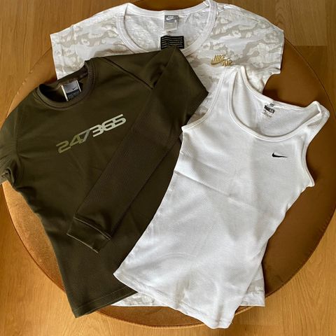 Nike t-shirt/genser/singlet sort str. S