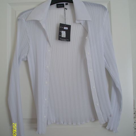 Ny Segal bluse fra Avenue - str. L