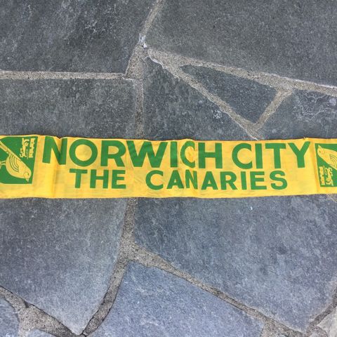 Norwich City - vintage silkeskjerf fra 70-tallet