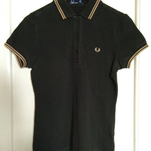 Twin tipped Fred Perry shirt/ t-skjorte / piqué til dame UK10