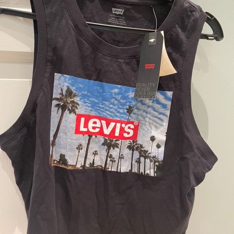 Levis topp str S kr 150