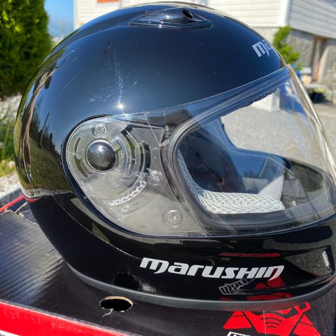 MC hjelm, Marushin med 1 mørkt og 1 klart visir.