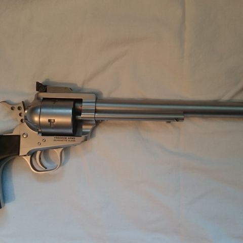 FA Freedom Arms Silhuette revolver cal .357 ,  .41 eller .44  mag ønskes kjøpt