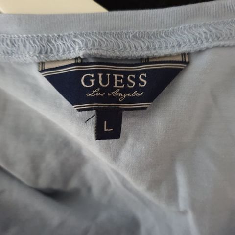 Guess - topp - T-shirt - str L