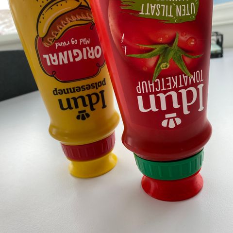 Smarte og stabile stålokk til Idun ketchup og sennep flasker selges