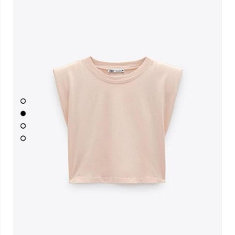 Zara T- Skjorte med skulderputer Ny