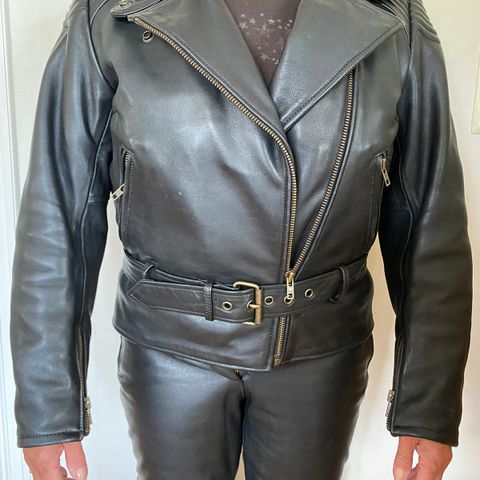 MOTO LINE Women’s Belted Cruiser Motorcycle Heavy Leather Jacket and pants