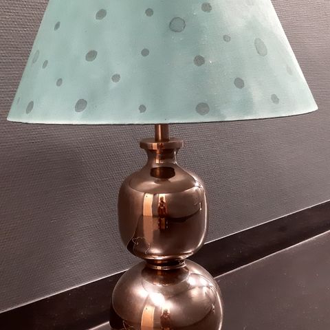 Royal design:  Stilig og iøyefallende lampeskjermer (uten lampe)
