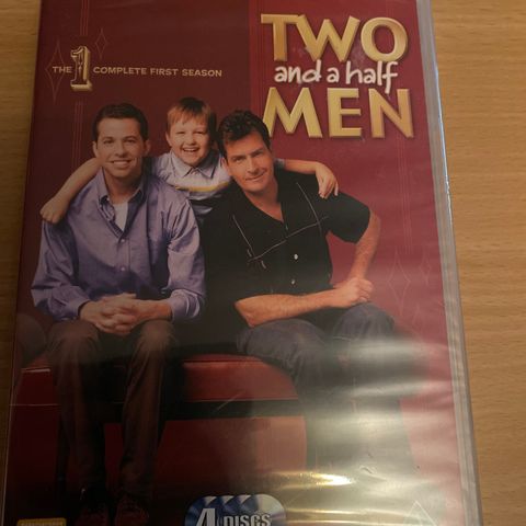 Two and a half men. The 1 complett first sesason