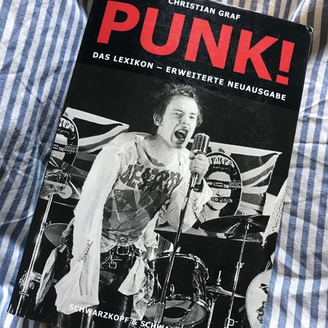 Fin gave til tysk-språkelig pønker: Heftig leksikon for punk-musikk (på tysk)