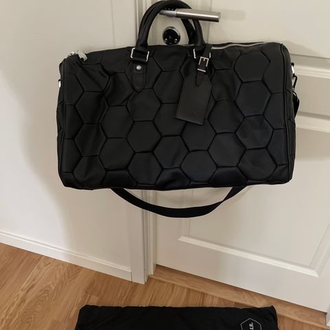 Balr. Limited Edition Bag + navnskilt (sort/chrome)