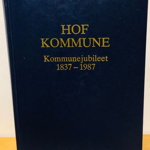 Boken om Hof kommune