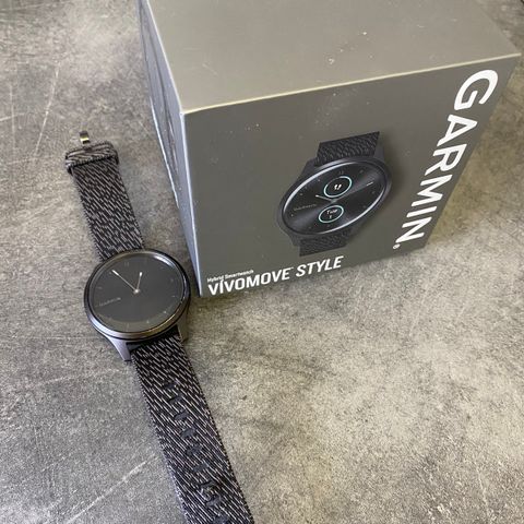 Garmin Vivomove style hybrid watch