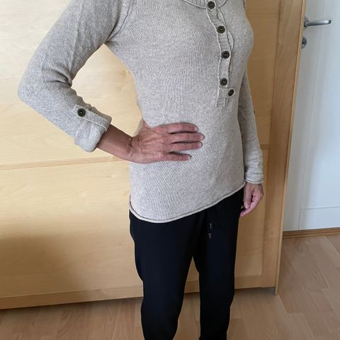 Genser fra H&M, L.O.G.G, beige str XS, med 5% angora