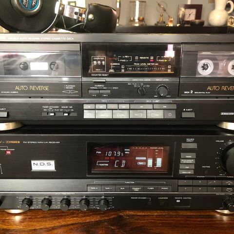 Forsterker Fisher N.D.S RS  913 med dobbel kassett spiller SR -W 925
