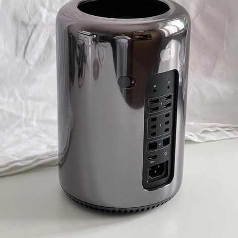 Mac Pro (Late 2013)