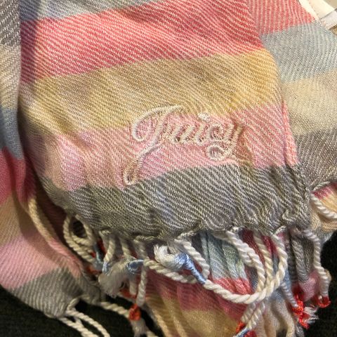 SOMMERSALG!  skjerf fra Juicy Couture